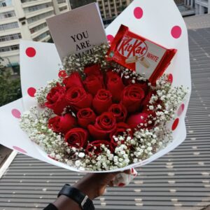 20 Roses with KitKat Chocolate Bar, flower delivery Nairobi by Upendo Blooms