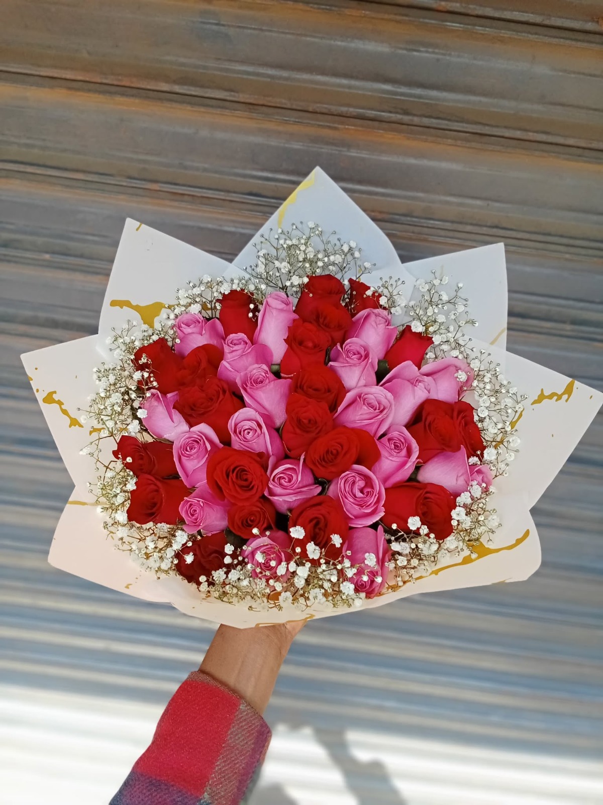 40 Mixed Red and Pink Roses, flower delivery Nairobi by Upendo Blooms